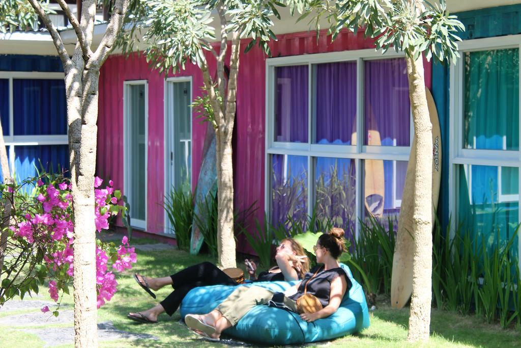 Отель Kubu Container Улувату Экстерьер фото